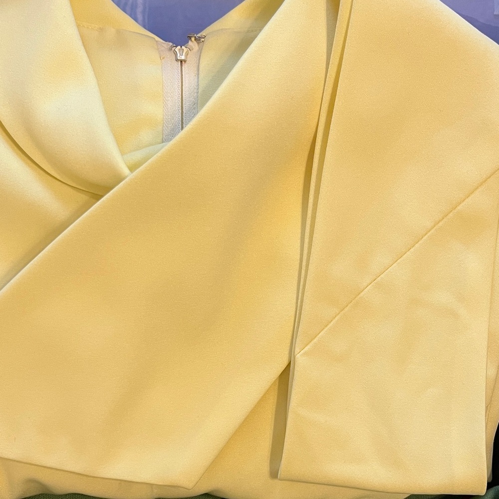 Butter yellow vintage 1960s shift dress with ascot tie (detached) - Picture 6 of 6
